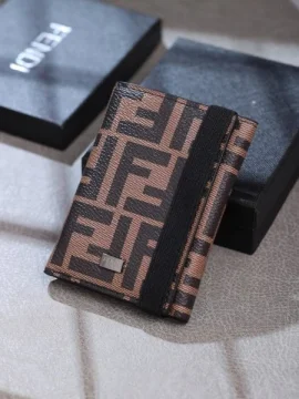 محفظة Fendi