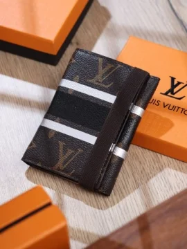 محفظة Louis Vuitton - LV