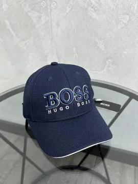 طاقية Hugo boss
