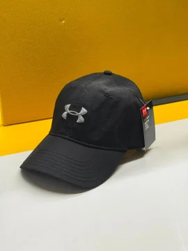 طاقية Under Armour